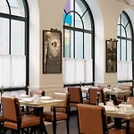 H10 Madison Hotel 4*