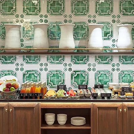 H10 Madison Hotel 4*