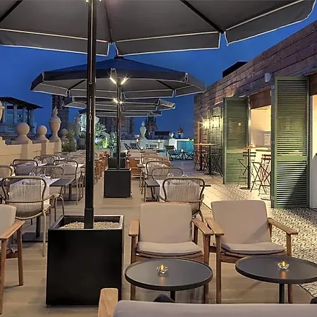 H10 Madison Hotel 4*
