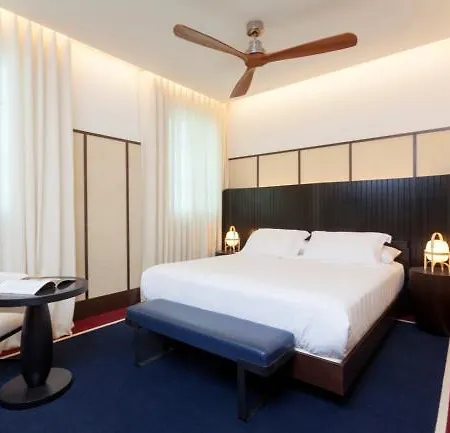 Hotel H10 Madison 4*